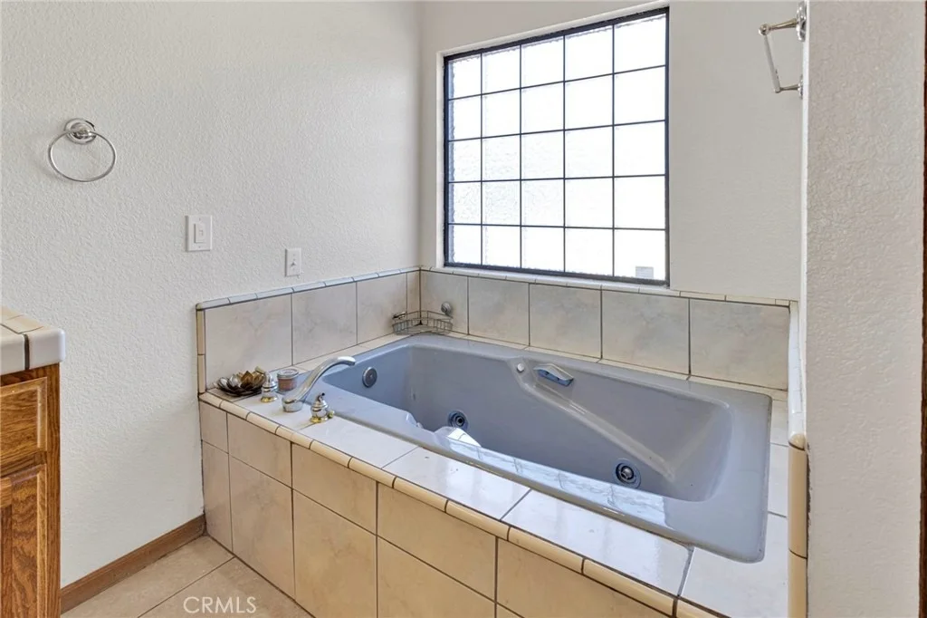 Photo of 18146 Orange