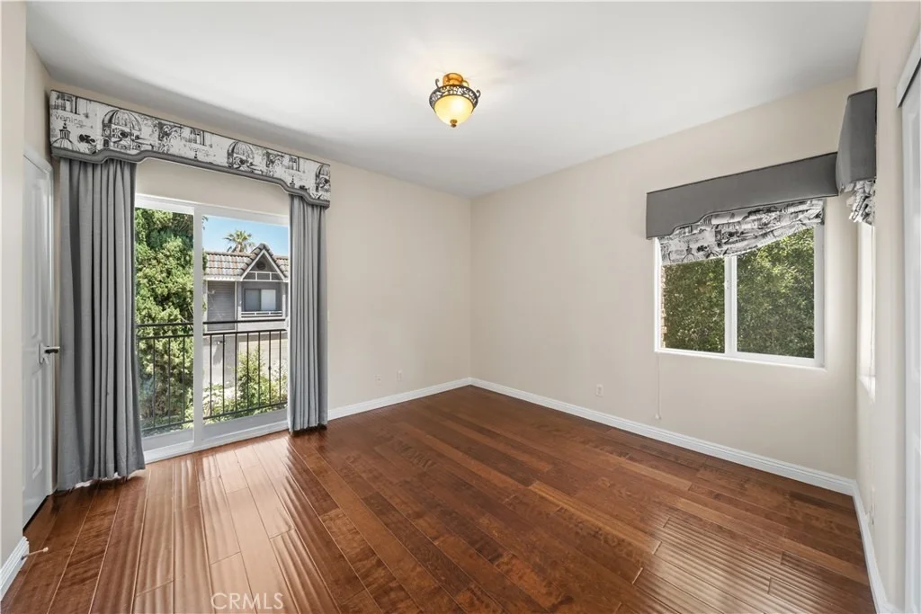 Photo of Unit D at 2438 Oneida Street