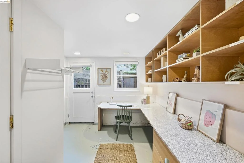 Photo of 1051 Creston Rd