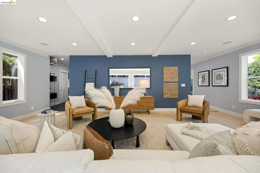 Photo of 683 Mandana Blvd.