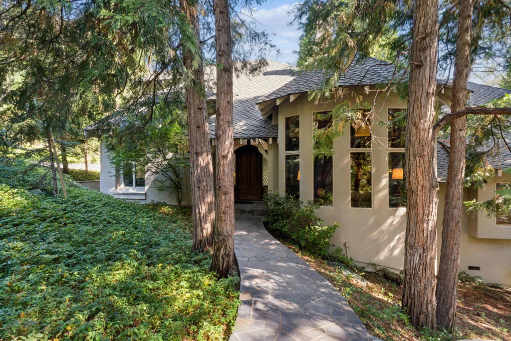 Photo of 391 Cedar Ridge Drive