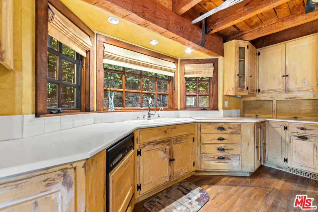 Photo of 8497 Harold Way