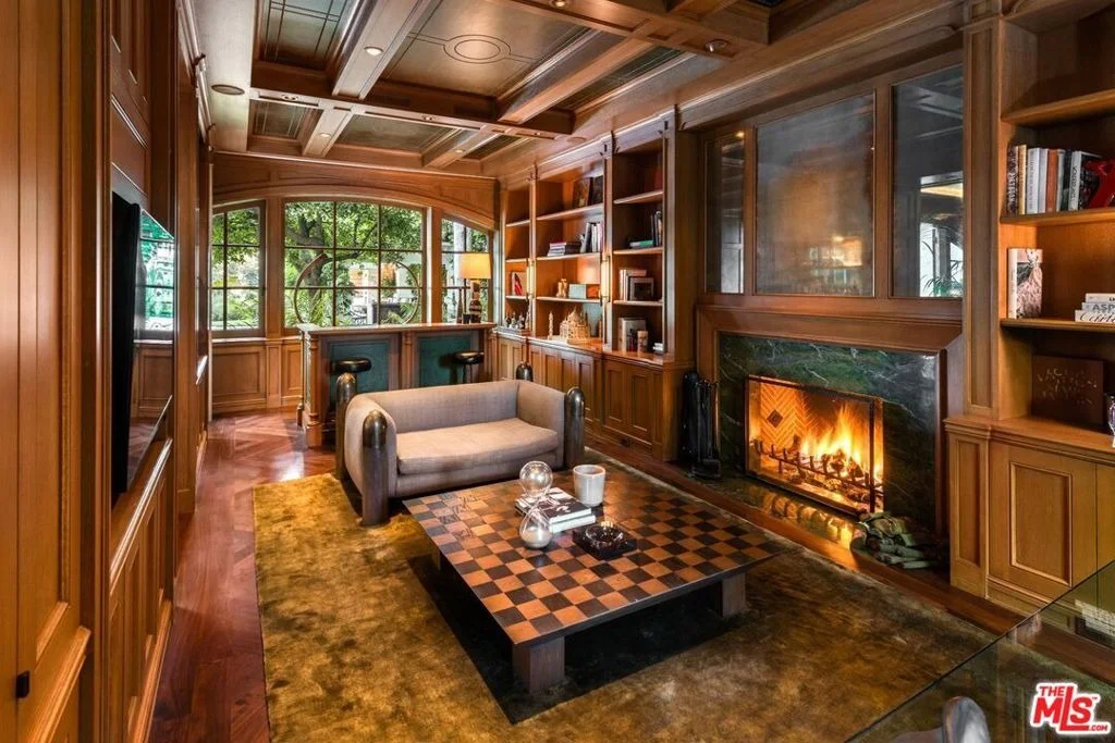 Photo of 9966 Sunset Boulevard
