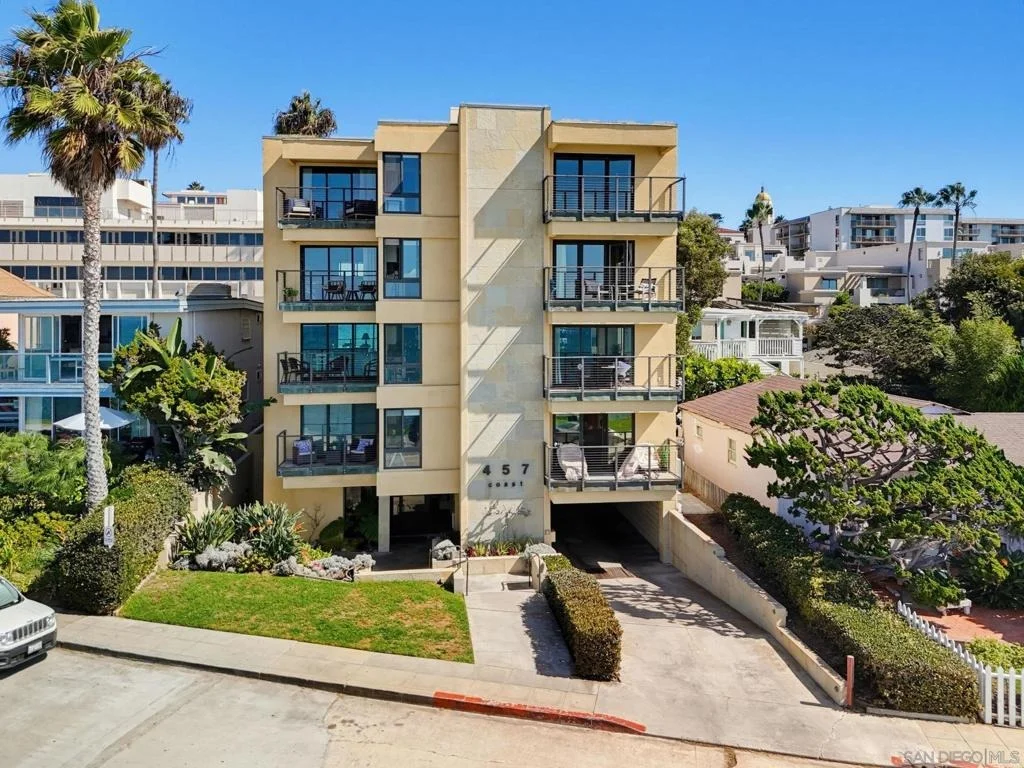 Photo of Unit 302 at 457 Coast