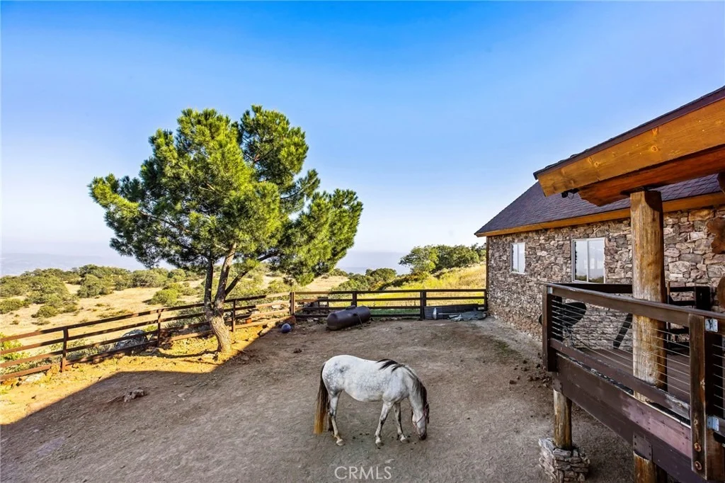 Photo of 43780 Paseo Espinazo