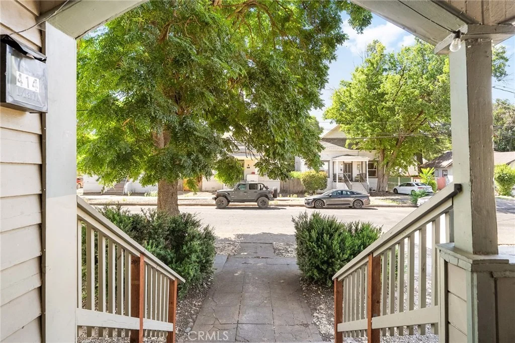 Photo of 414 W 6th Street