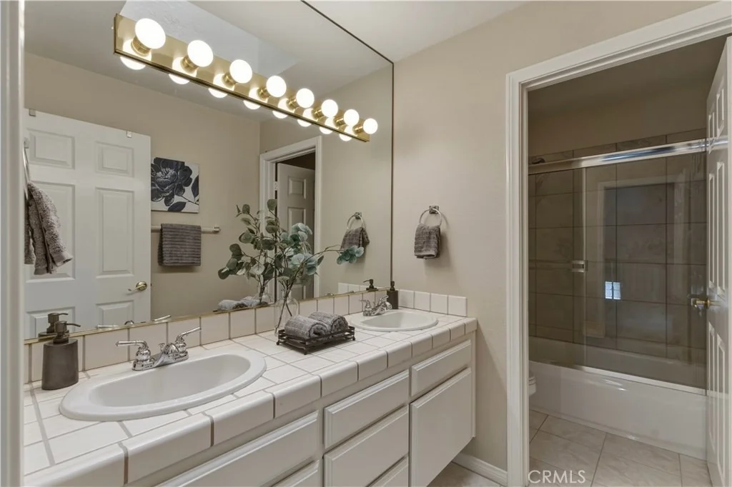 Photo of 43866 Butternut
