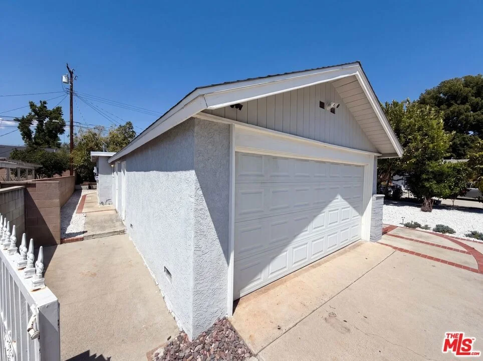Photo of 1007 E Citrus Edge Street