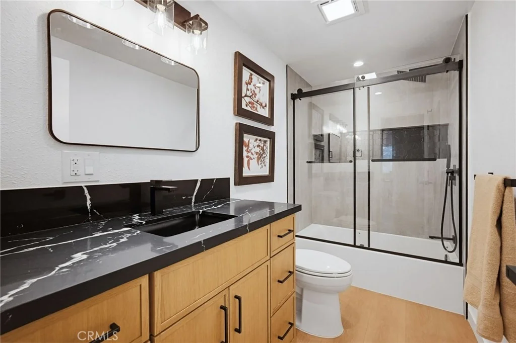 Photo of 7355 Vineyard Avenue