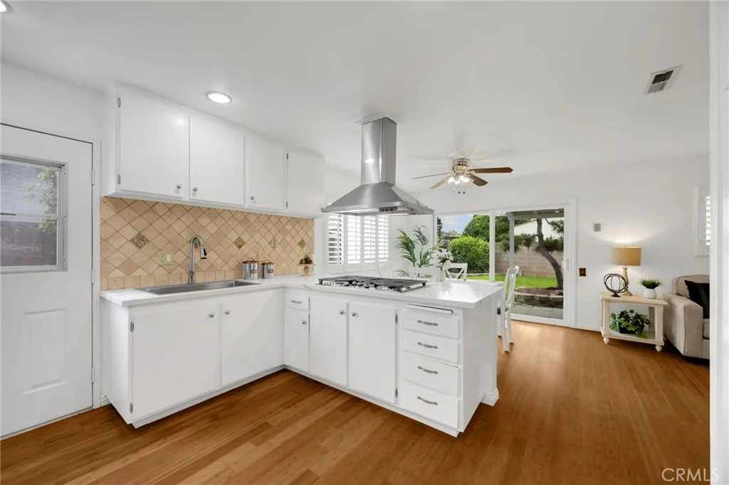 Photo of 978 Orangewood Drive