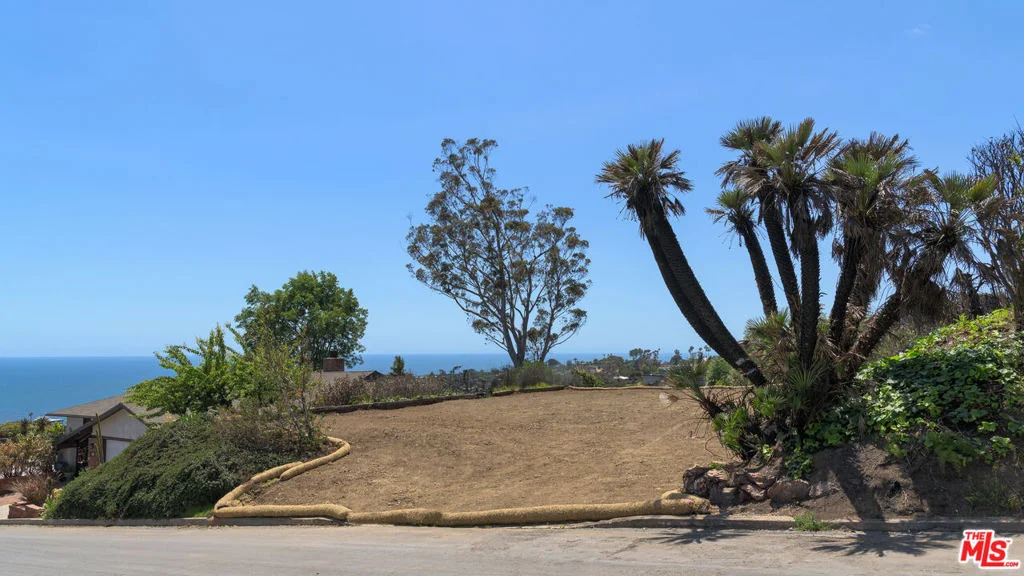 Photo of 729 Enchanted Way