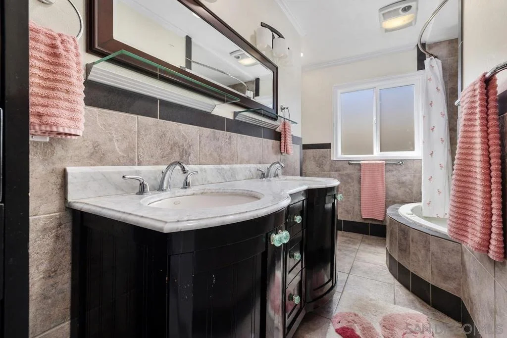 Photo of 4282 Middlesex Drive