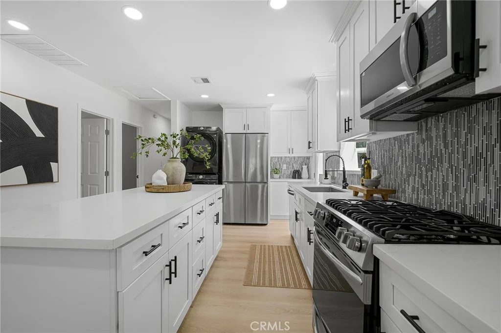 Photo of 2257 E Del Mar Boulevard
