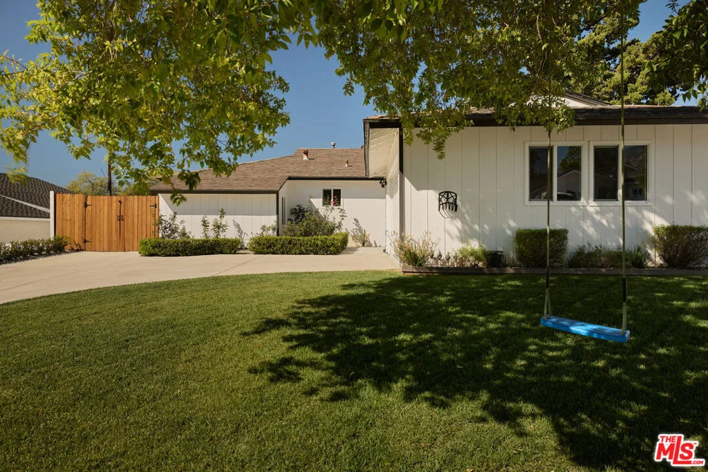 Photo of 1185 Medford Road