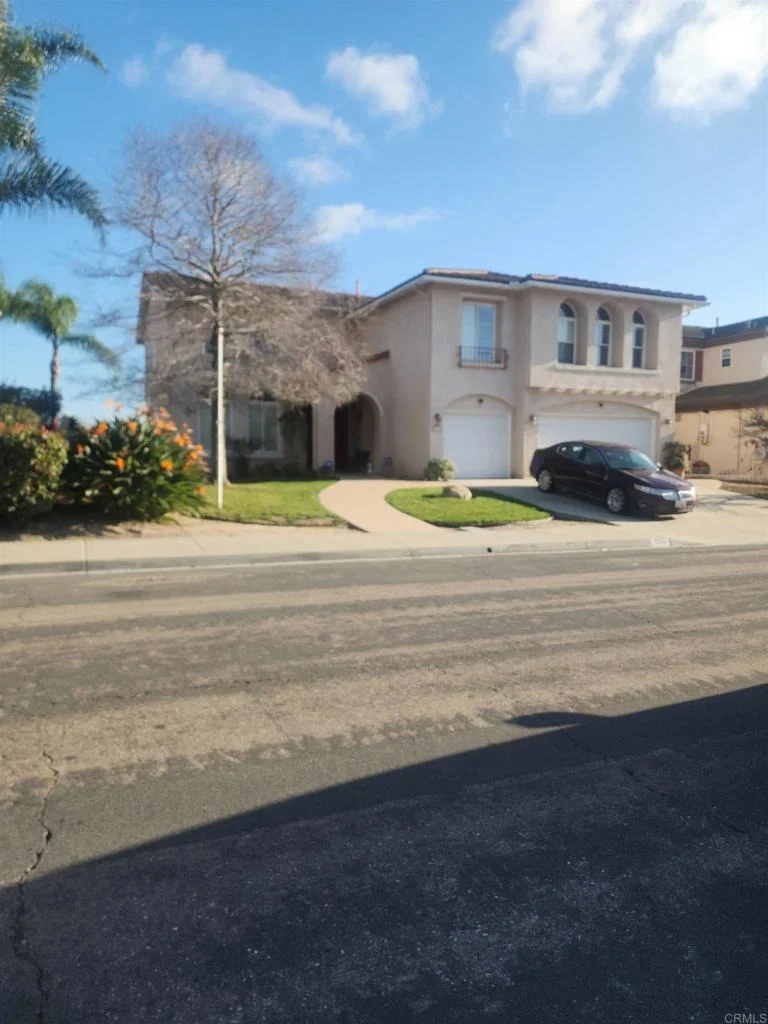 Photo of 884 Lagasca Place