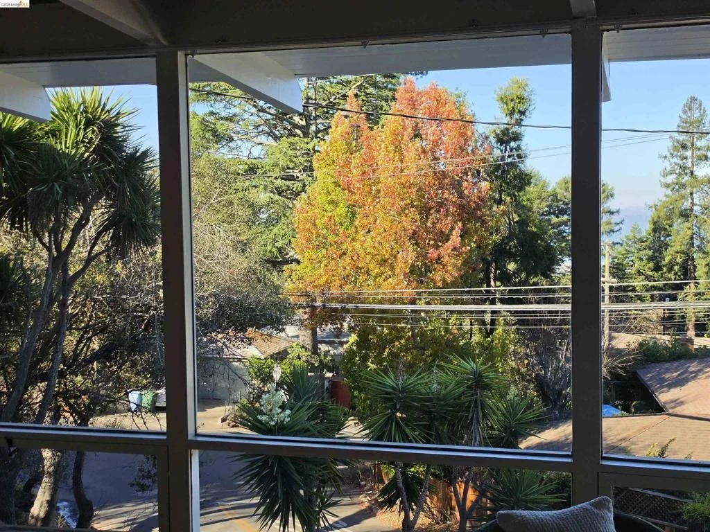 Photo of 2864 Shasta Rd