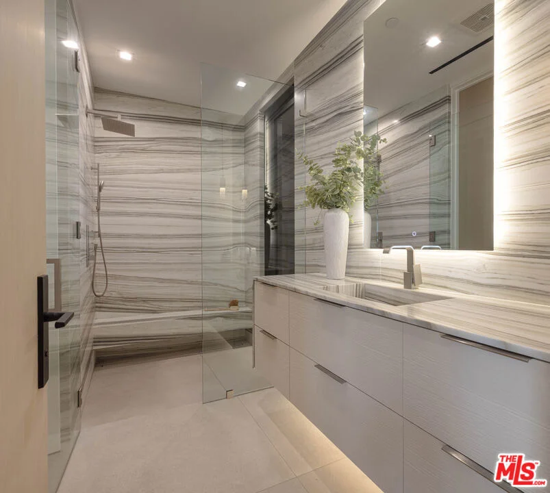 Photo of 23917 Malibu Road