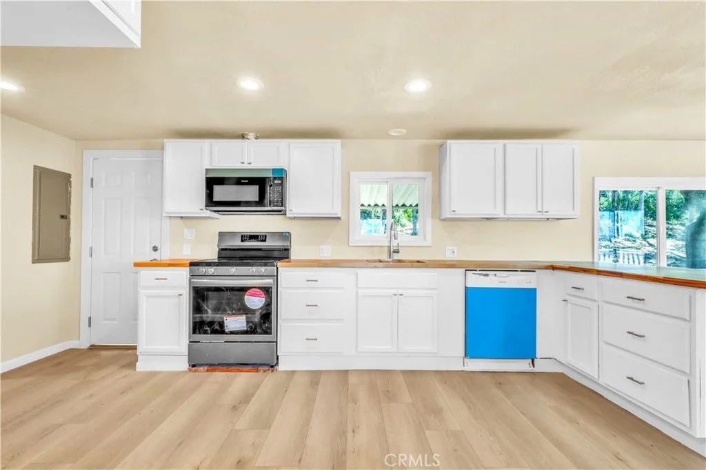 Photo of 15905 Kugelman