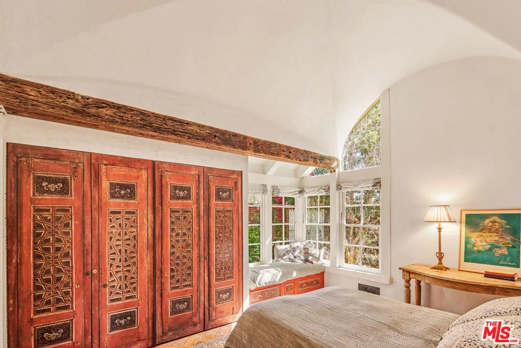 Photo of 28980 Cliffside Drive