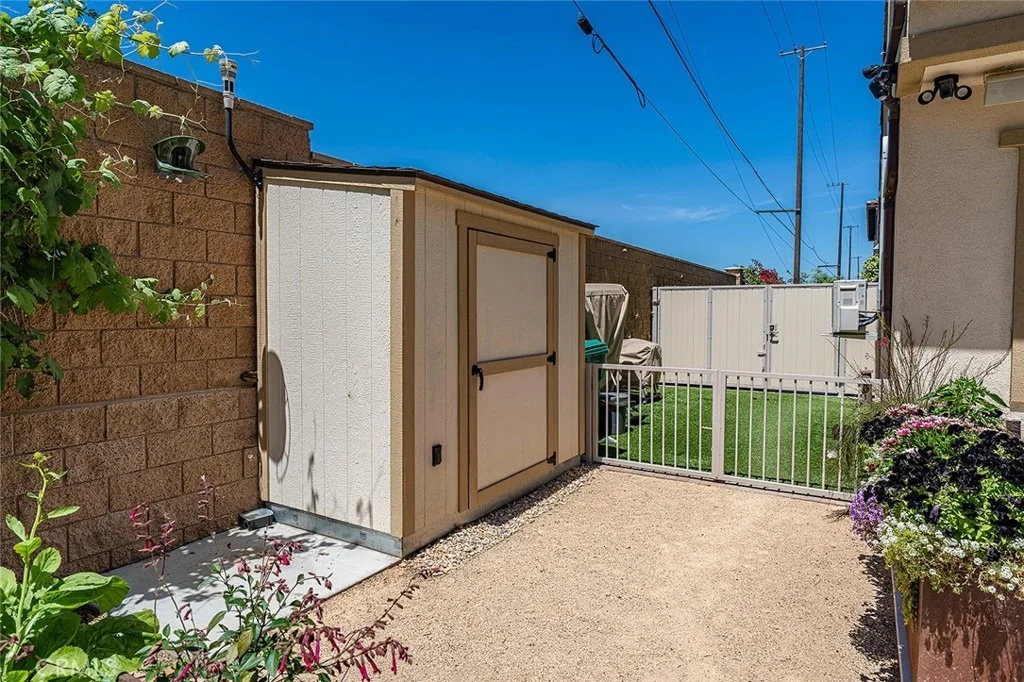 Photo of 4689 Holly Avenue