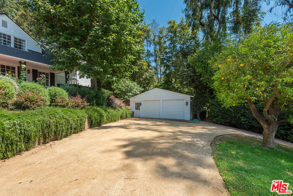 Photo of 9305 Hazen Drive