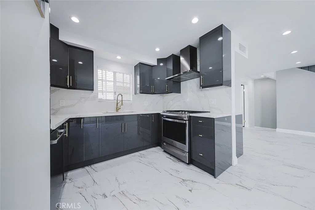 Photo of Unit 4 at 10274 Tujunga Canyon Boulevard
