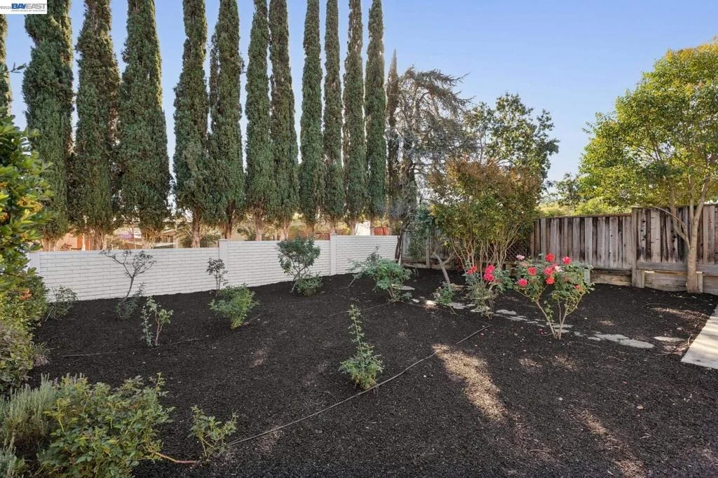 Photo of 402 Vineyard Pl