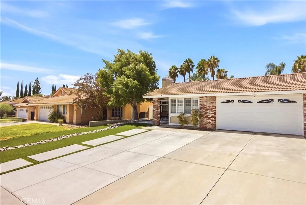 Photo of 8725 Sandhill Drive