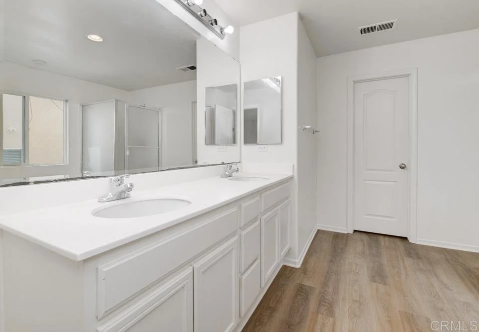 Photo of 870 Avenida Abeja