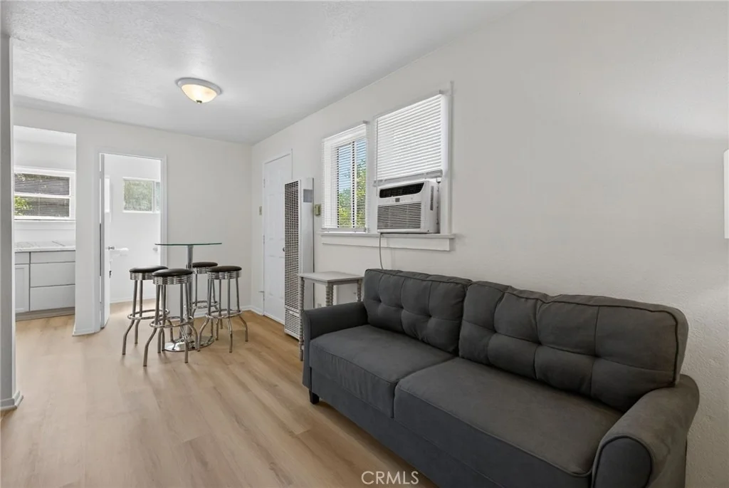 Photo of 3660 Linwood