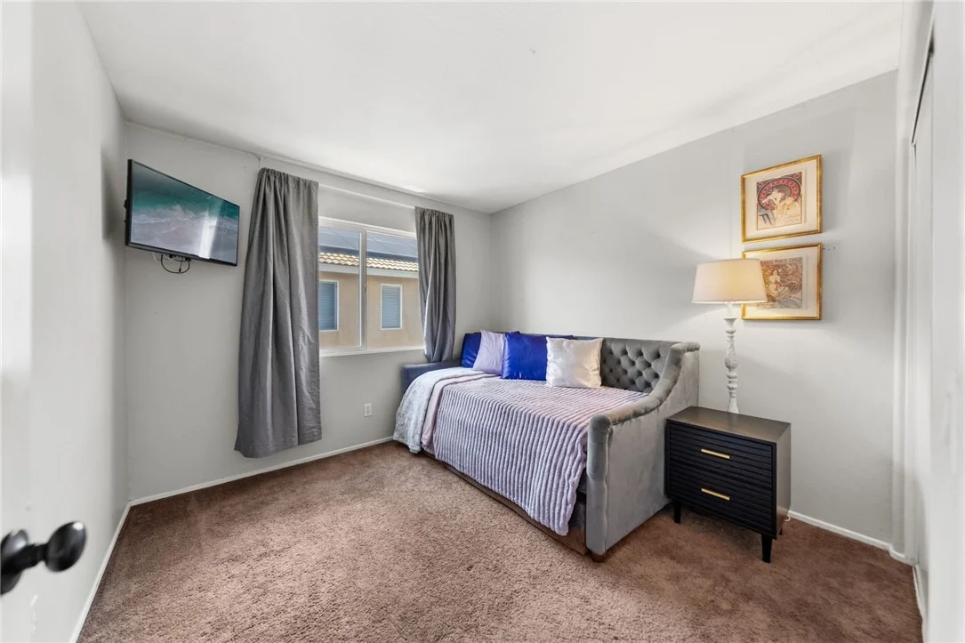 Photo of 26840 Redwood