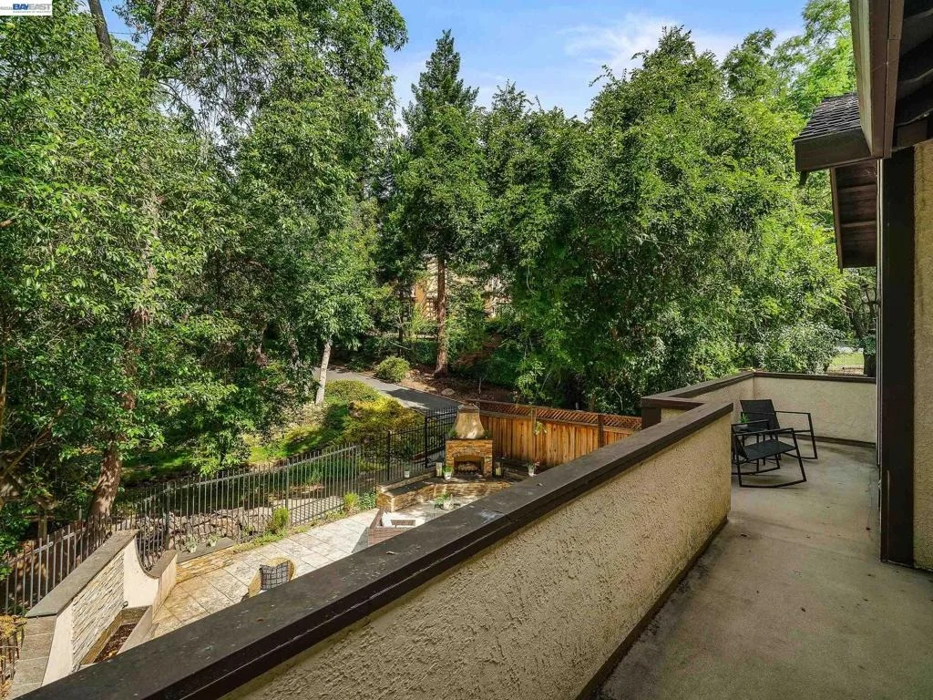 Photo of 8681 Winding Way