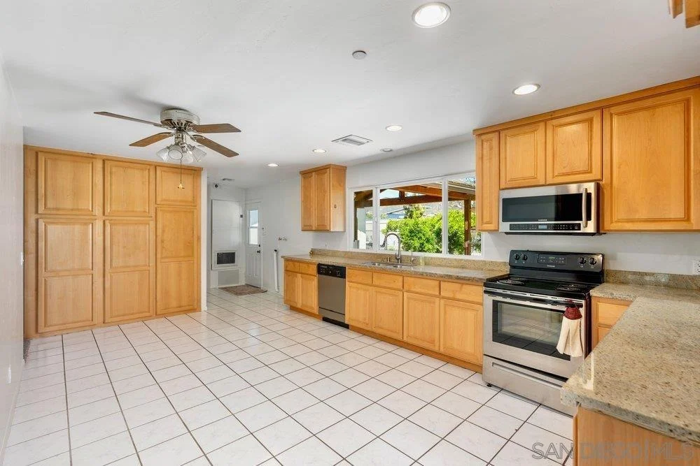 Photo of 411 Leclair