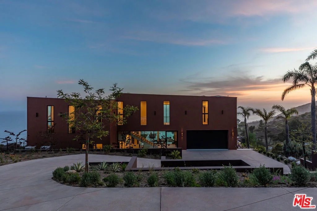 Photo of 4346 Avenida De La Encinal