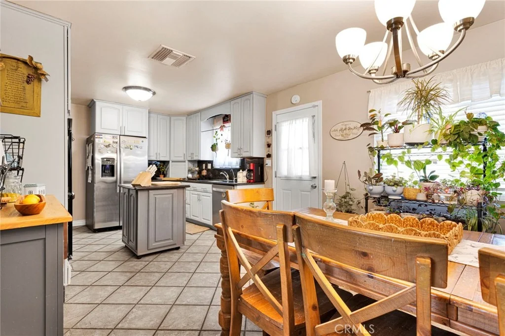 Photo of 108 W Desert View Drive