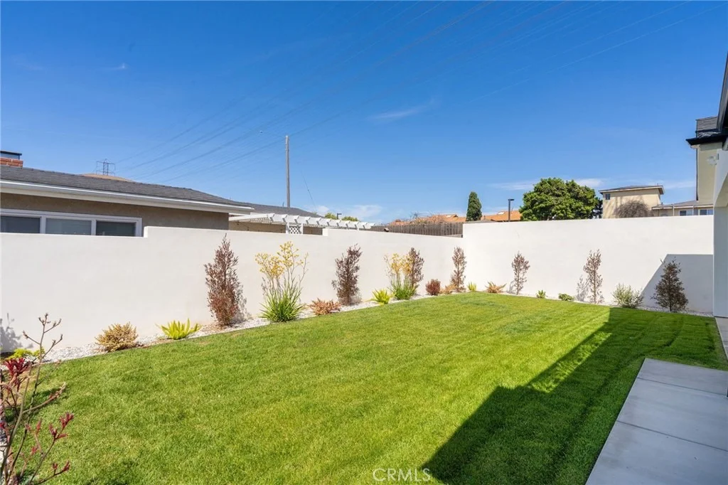 Photo of 2501 Curtis