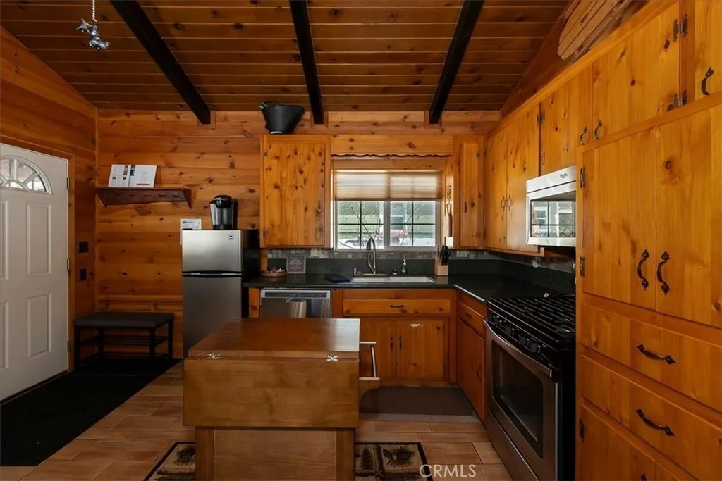 Photo of 39975 Ohio Lane