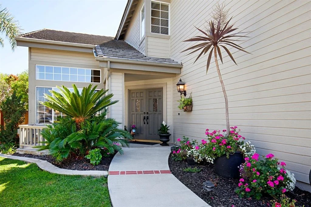Photo of 555 CREST DRIVE