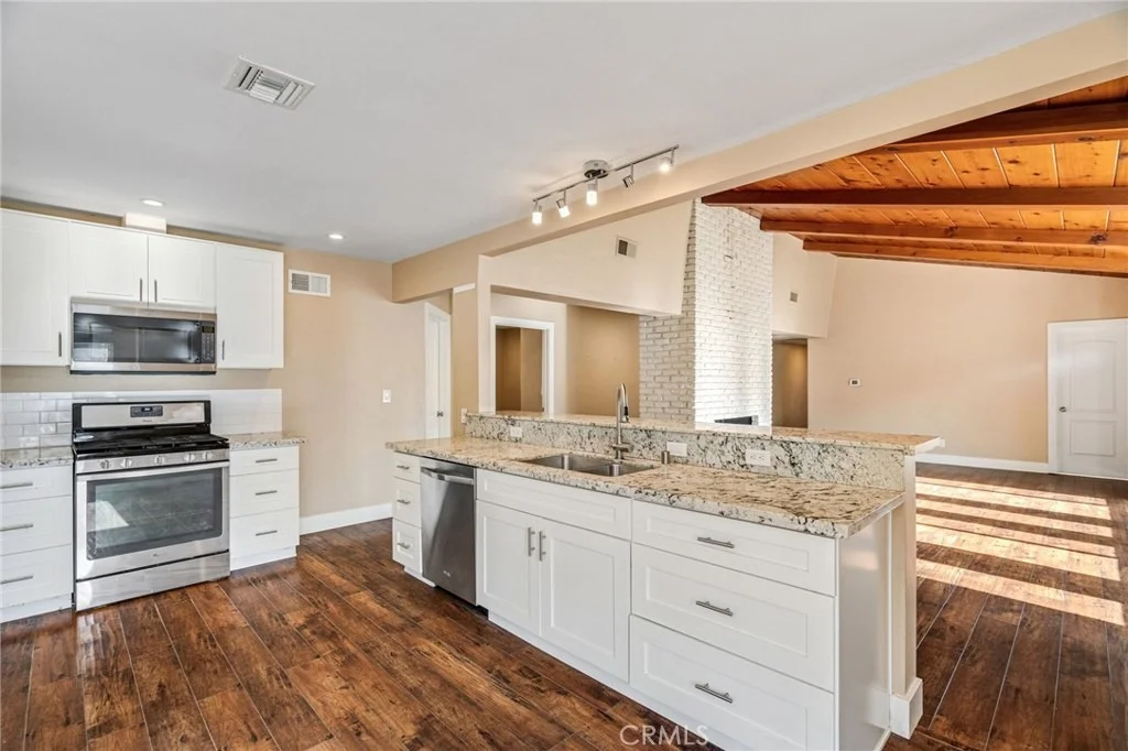 Photo of 4535 Avocado Boulevard
