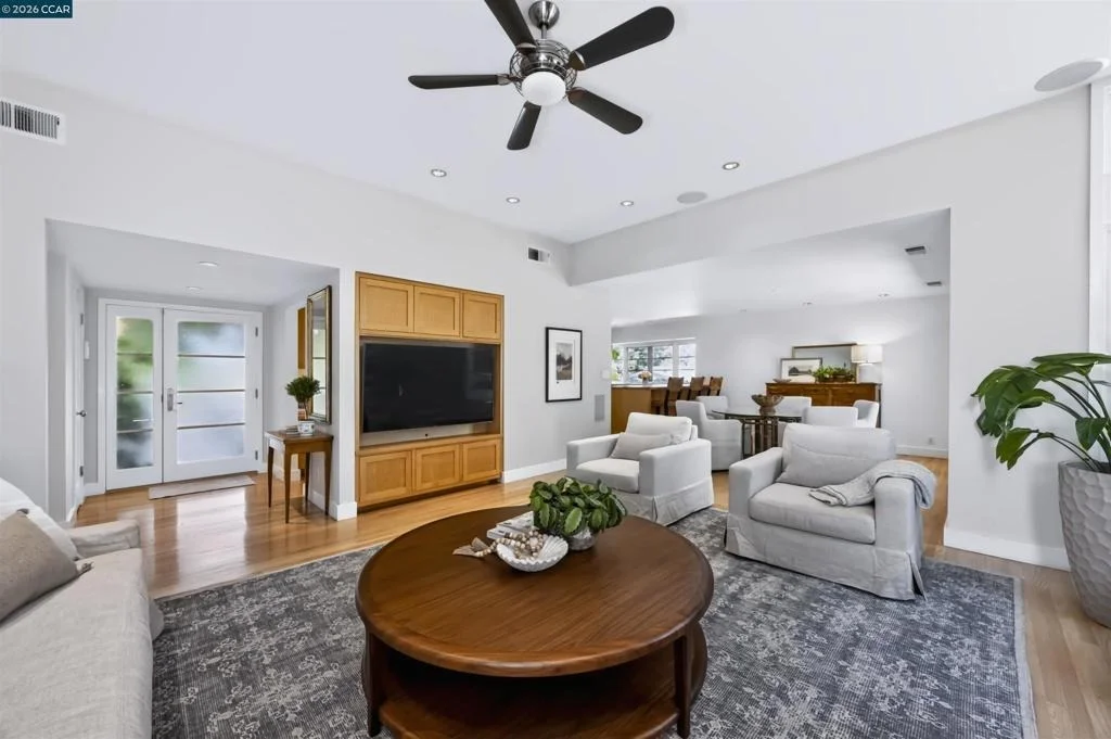 Photo of 3237 Driftwood Dr