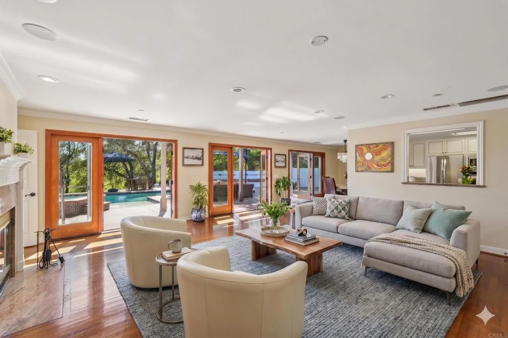 Photo of 707 S Live Oak Park Road