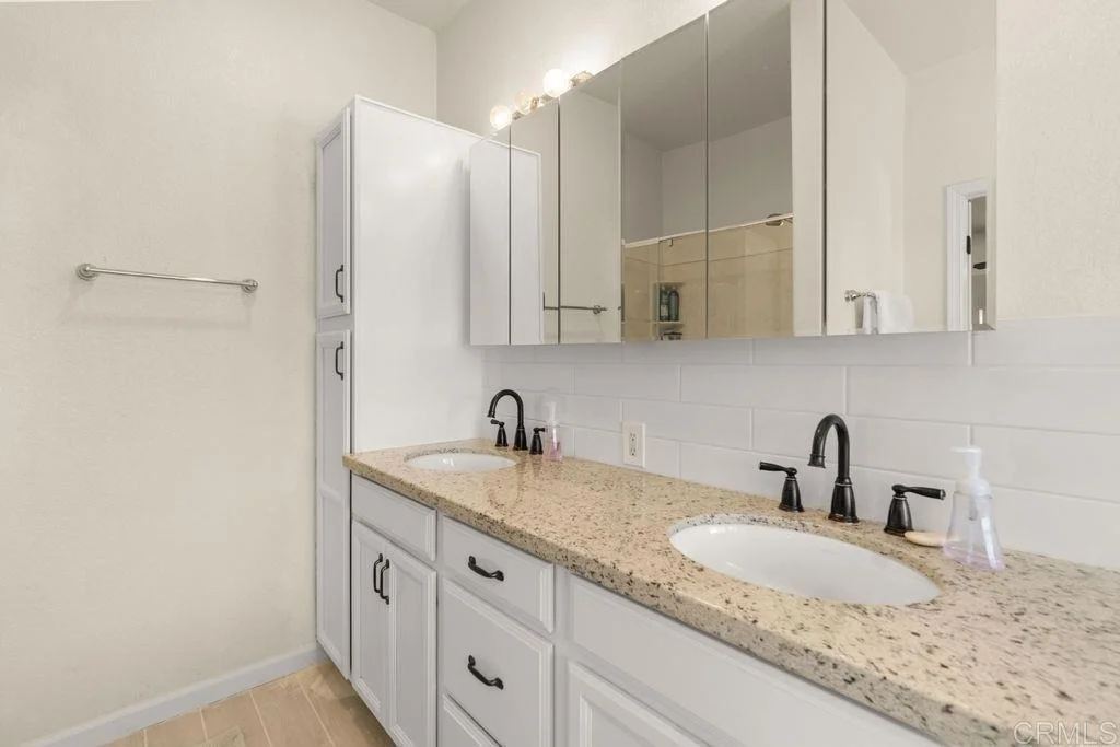 Photo of 2051 Rainbow Glen Road