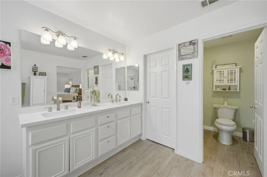 Photo of 3966 Bennett