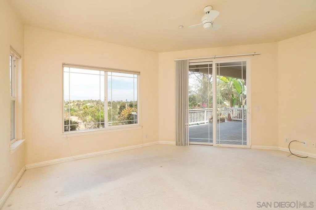 Photo of 613 Carnation Ln