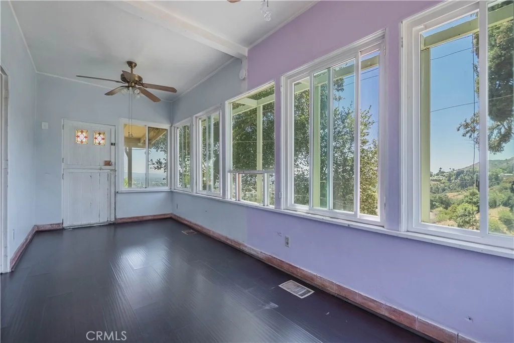 Photo of 947 N Glendora Avenue