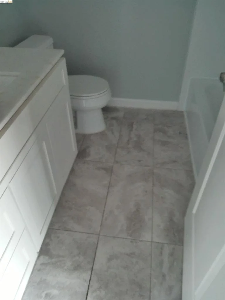 Photo of Unit 304 at 325 Kitty Hawk Rd