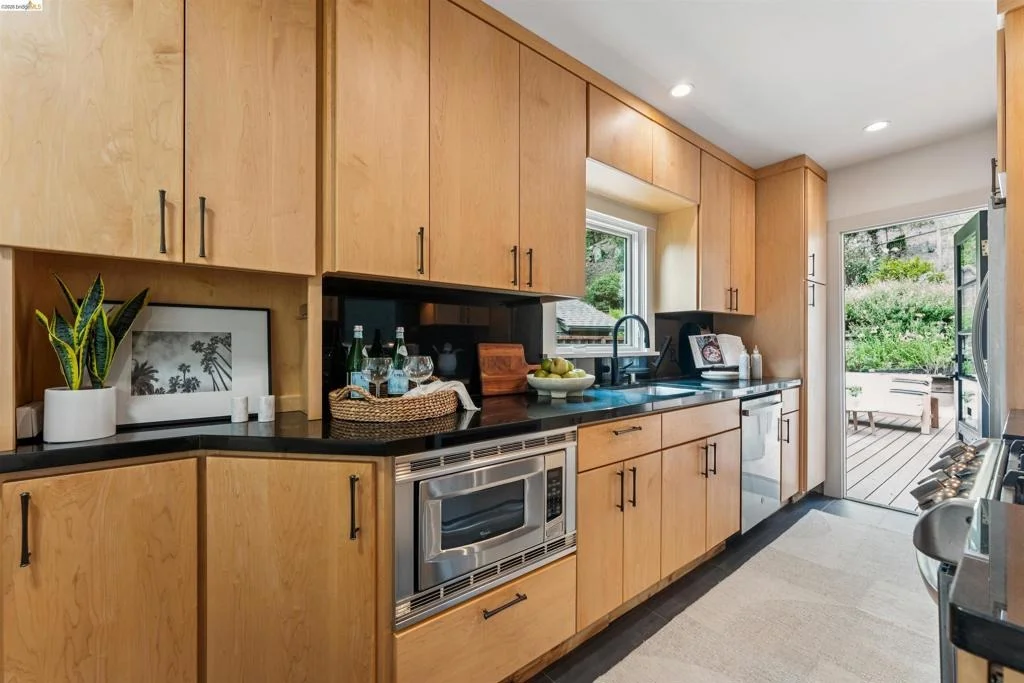 Photo of 6611 Pinehaven Rd