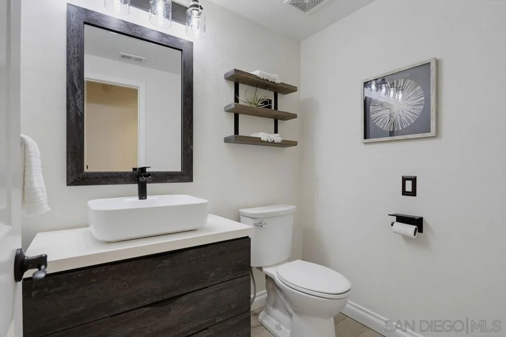 Photo of 15311 Crestview