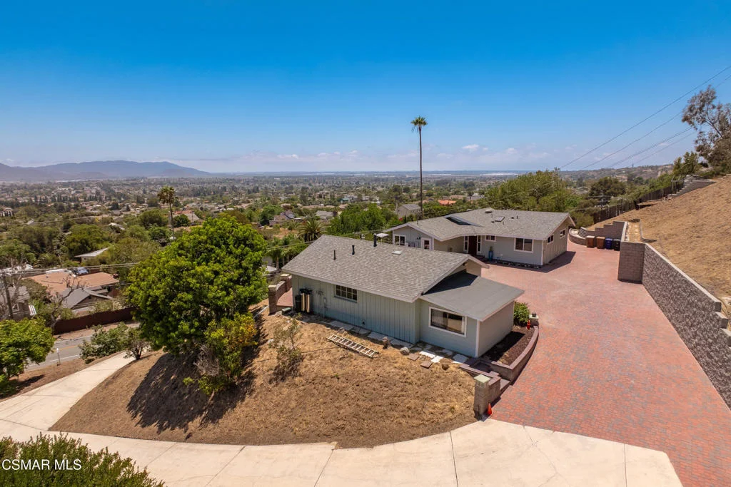 Photo of 315 N Loop Drive