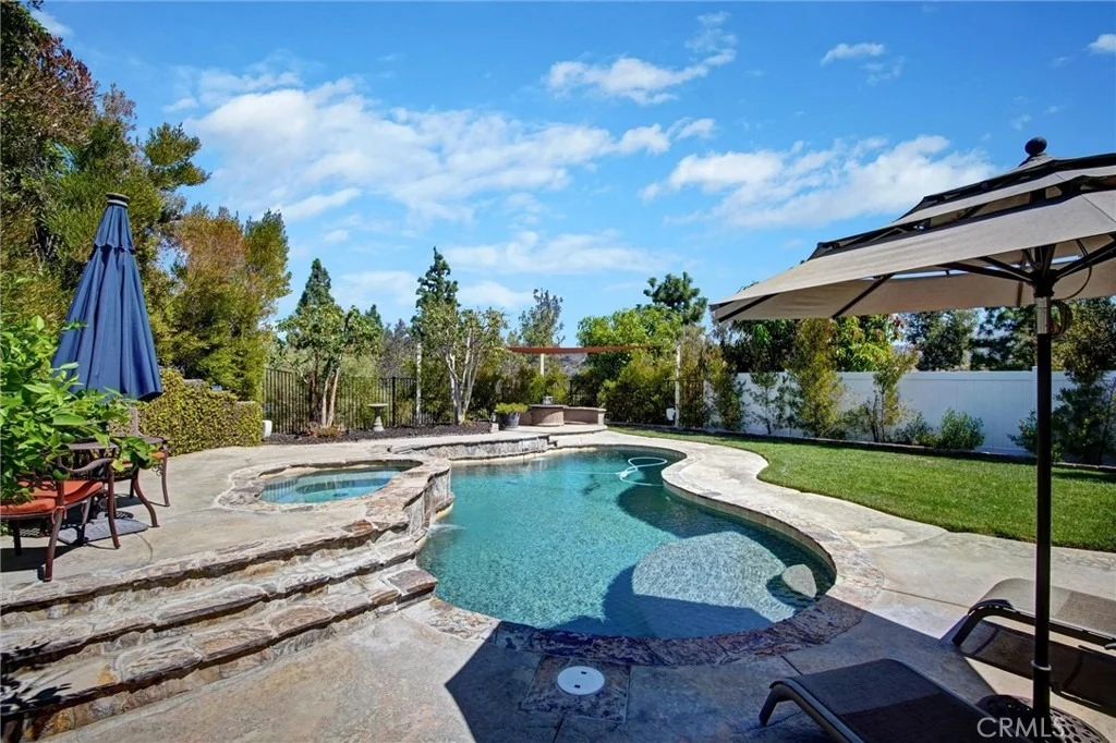 Photo of 445 Somerset Circle